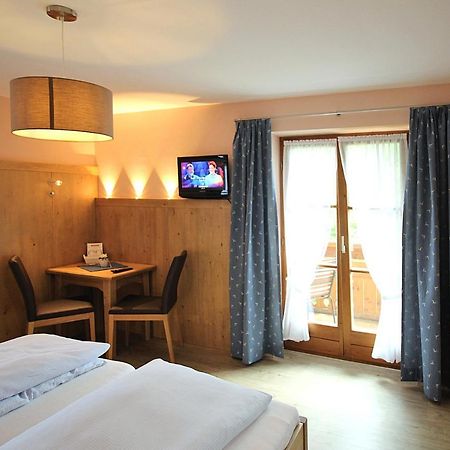 Gaestehaus Alpin - Inkl. Chiemgau-Karte Bergen  Kültér fotó
