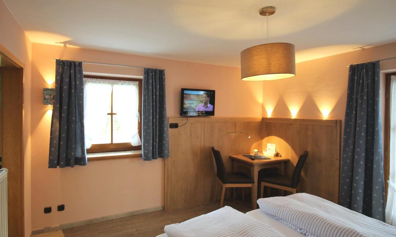 Gaestehaus Alpin - Inkl. Chiemgau-Karte Bergen  Kültér fotó